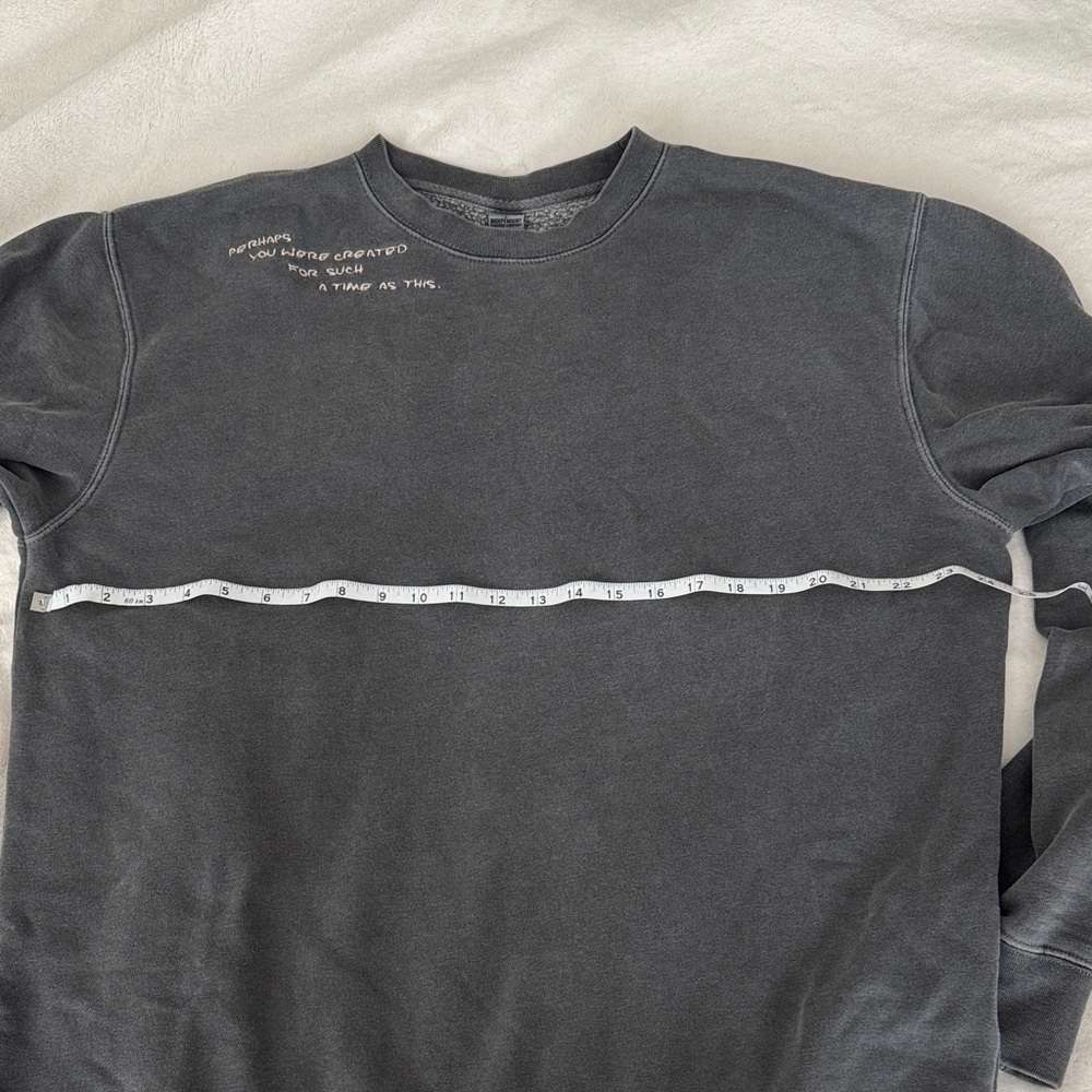 Scripture Crewneck - Picture 8 of 9